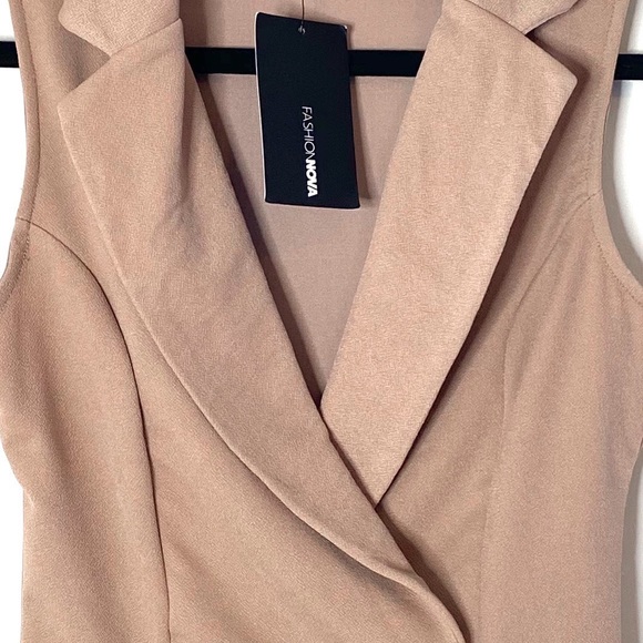 ⭐️NWT⭐️ FASHION NOVA Collared Bodysuit Blouse -Tan - Picture 3 of 6